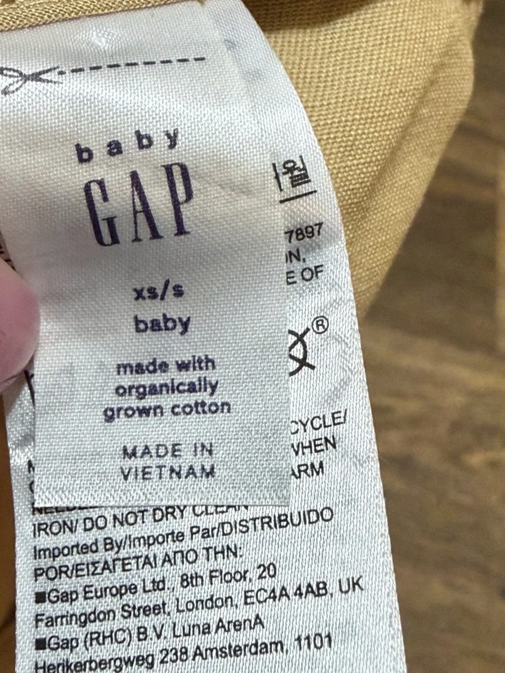 GAP Beige Logo Baseball Cap
